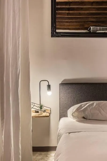 Room/Suite Garibaldi40 Milánó Apartman